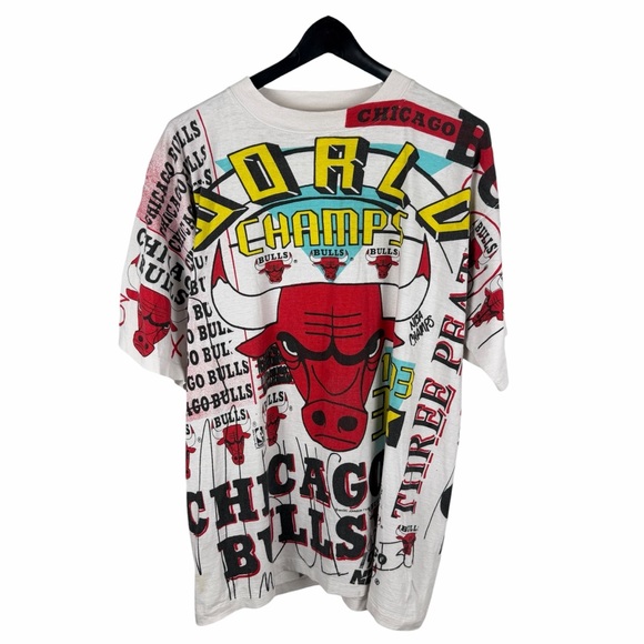 Vintage 90s Chicago Bulls Magic Johnson All Over Print NBA Vintage 90s Chicago Bulls Magic Johnson All Over Print NBA